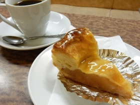 アップルケーキとコーヒー