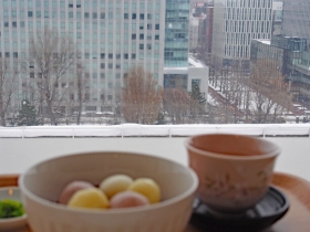 カウンター席から見る札幌の景色