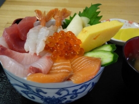 自慢の海鮮丼