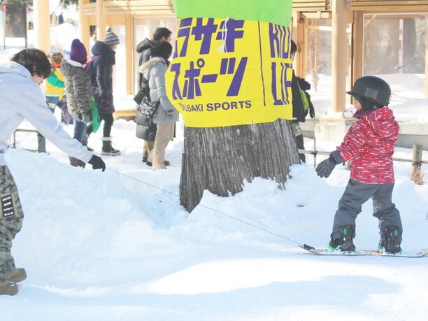 子ども向けにスノーボード体験