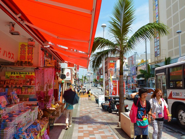 那覇市内で泊まるならここ 人気のホテルやおすすめを紹介 J Trip Smart Magazine 旅行のマニュアル 那覇市内で泊まるならここ 人気のホテルやおすすめを紹介 J Trip Smart Magazine 旅行のマニュアル