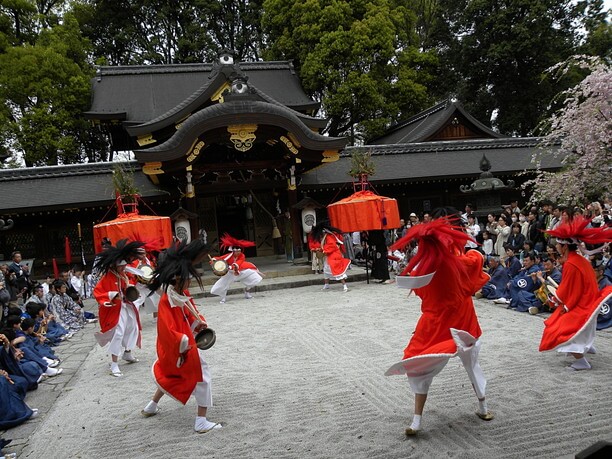 やすらい祭奉納