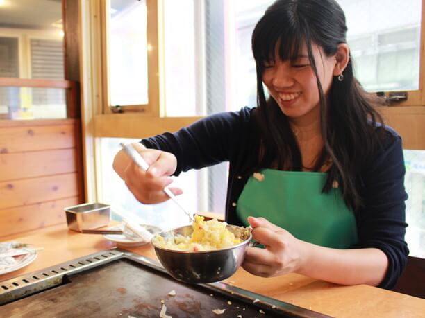 材料を混ぜる様子