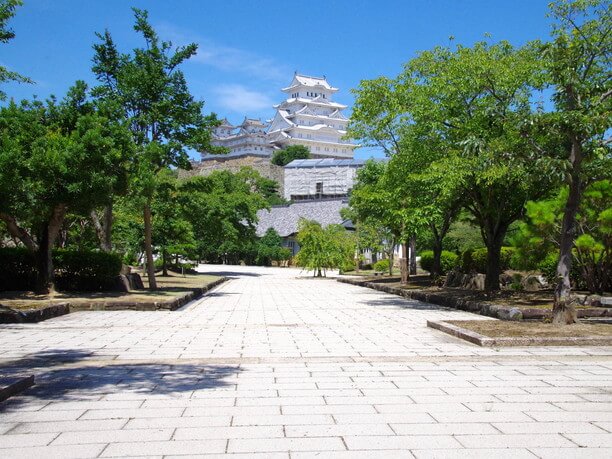 三の丸広場東側