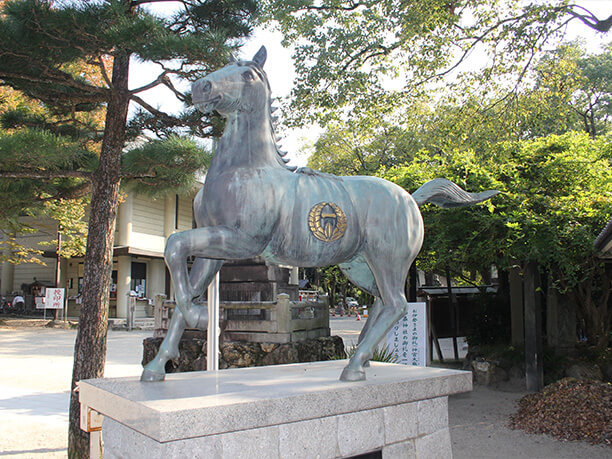 馬の銅像