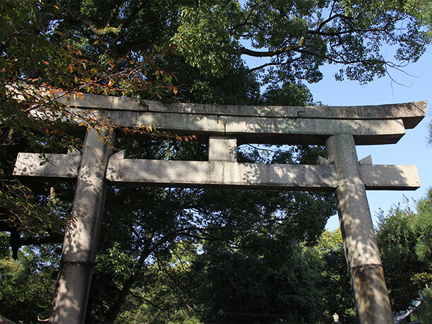 南参道前にある鳥居