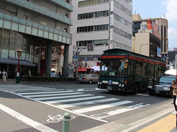 地下鉄三宮駅前