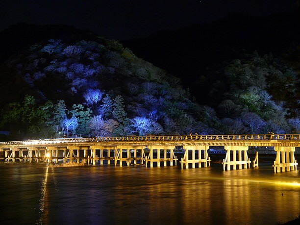 夜の渡月橋