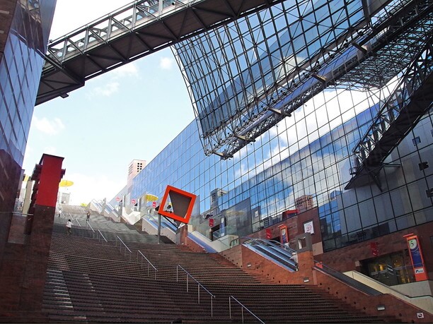 京都駅名物大階段