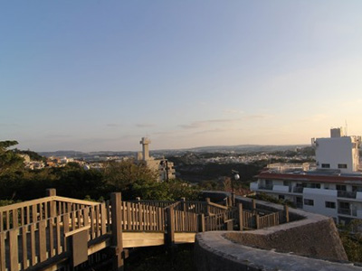 首里城一のビューポイント西(いり)のアザナ J-TRIP Smart Magazine