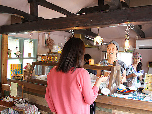 しまドーナッツ店内