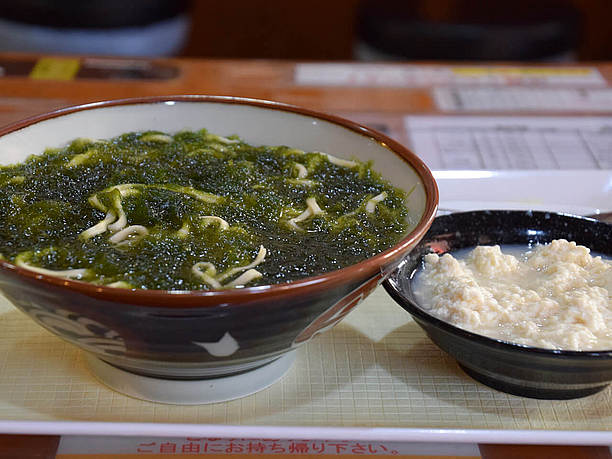 海の恵みのアーサすば（740円）