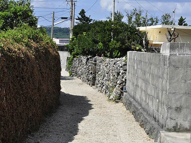 砂の敷き詰めた道