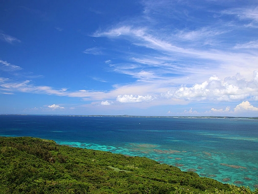 牧山展望台空と海