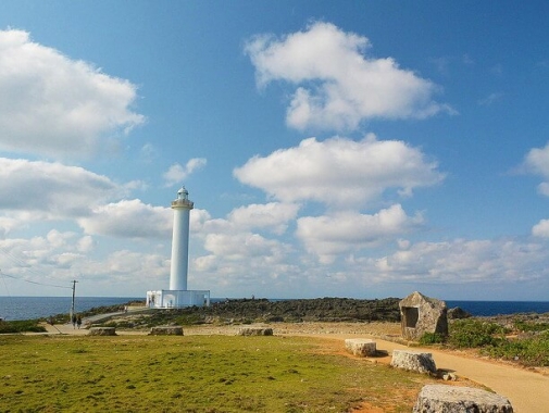 灯台と青空