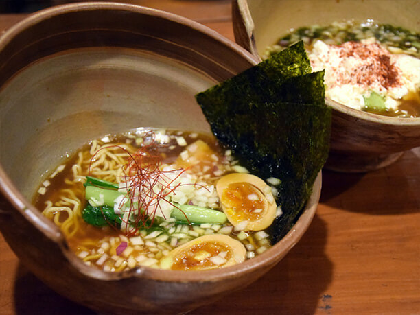 「海苔と半熟玉子ラーメン」と「ゆし豆腐しょうゆラーメン」