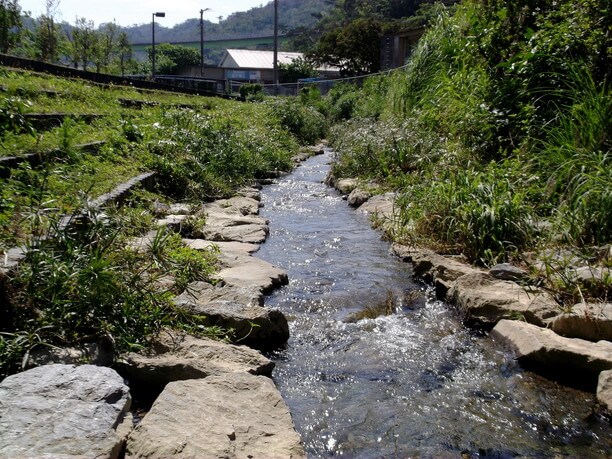 天然河川の幸地川の周辺