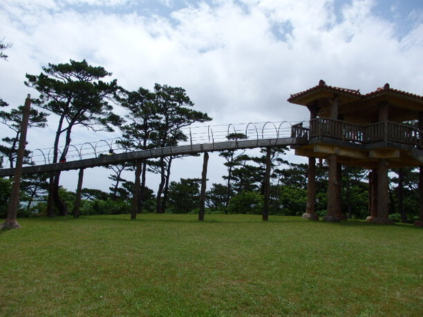 だるま山園地のローラーすべり台