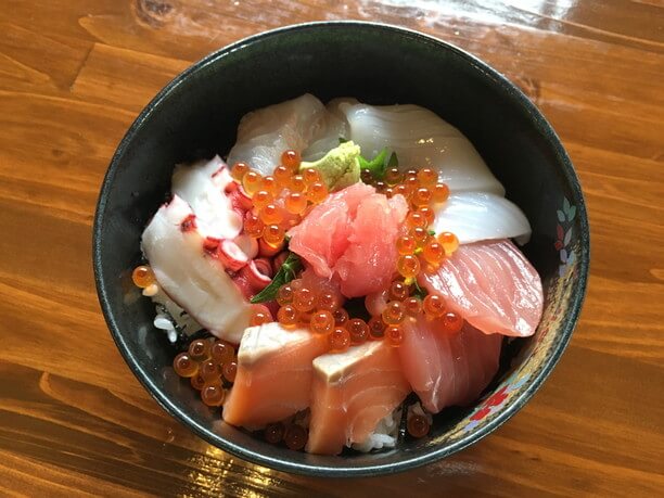 海鮮丼