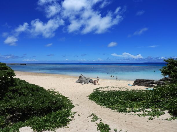 お昼前後の海