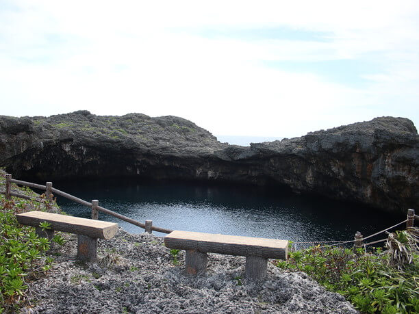 海側の池