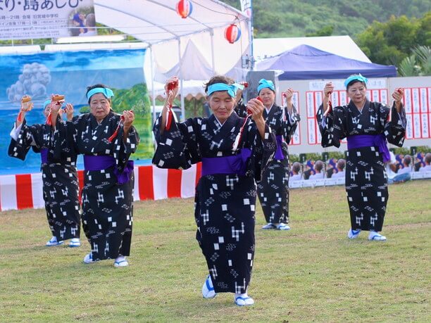 宮城ウシデーク保存会による踊り