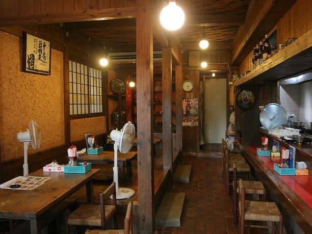 沖縄そばゆい店内