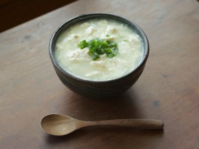 お椀に入れられたゆし豆腐