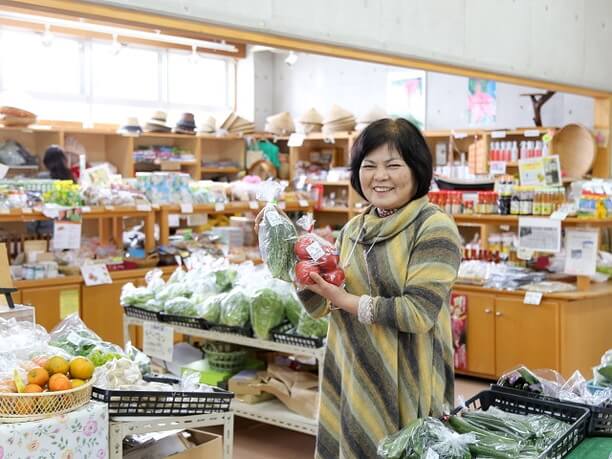 村内で育てた野菜や果物