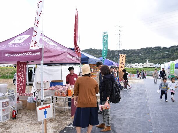 地元のお店の屋台