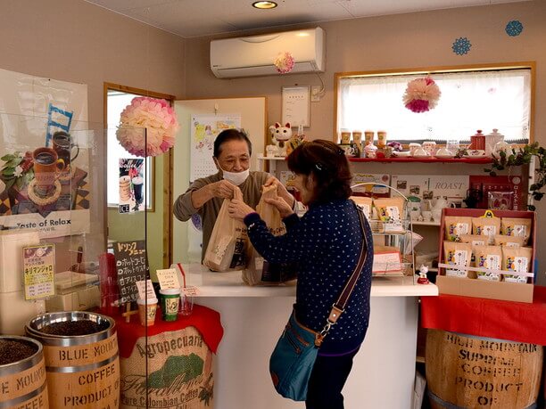 店主と常連さん