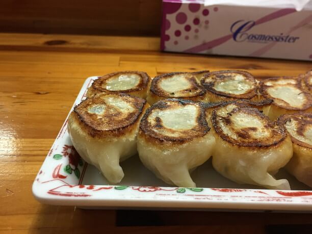 ボリュームいっぱいの焼き餃子