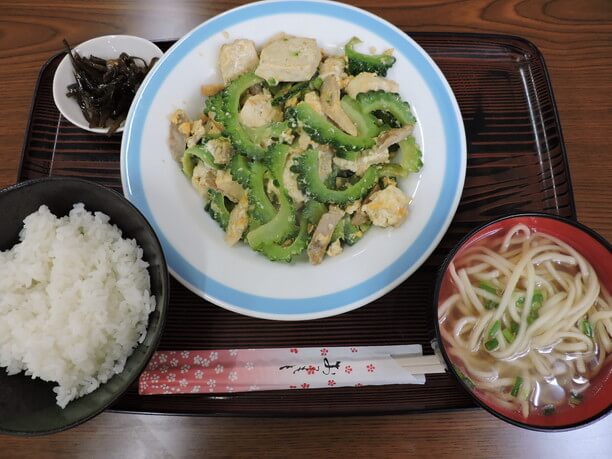 宮古そばがつくゴーヤチャンプル定食