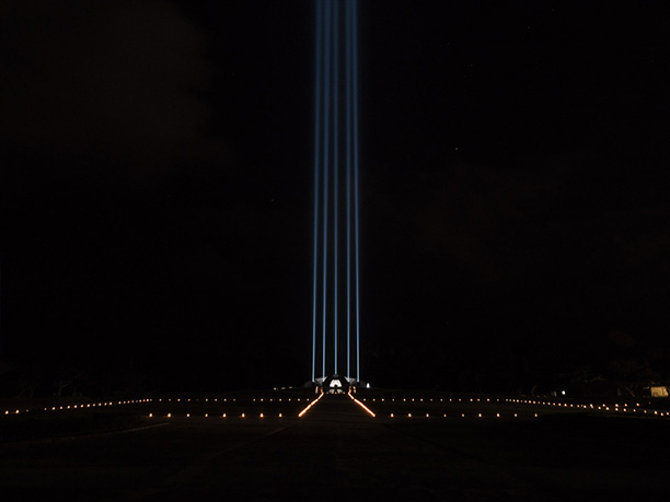 平和の光の柱