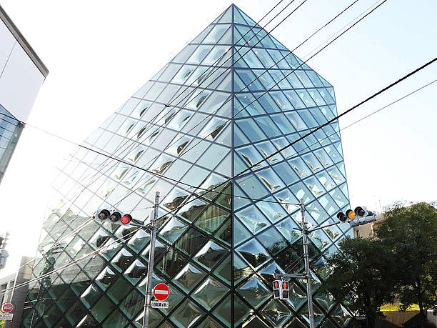建築物にも注目 セレブ御用達ブランドならみゆき通りへ J Trip Smart Magazine 東京 建築物にも注目 セレブ御用達ブランドならみゆき通りへ J Trip Smart Magazine 東京