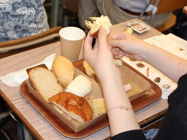 パンの食べ比べ