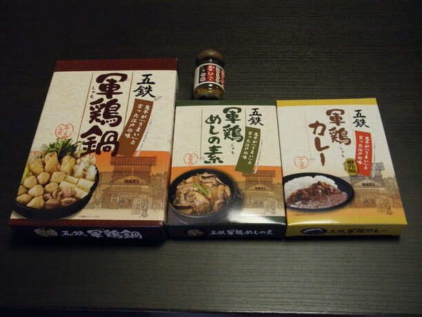 お土産におすすめ「軍鶏めしの素」「軍鶏カレー」「軍鶏鍋」